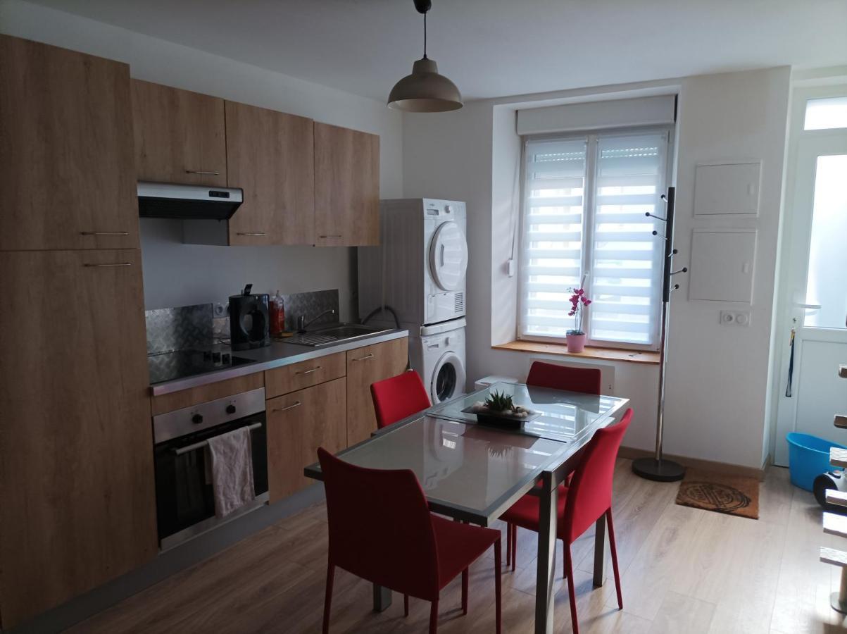 Ferienwohnung Petite Maison Agreable Pour 6 Voyageurs Bogny-sur-Meuse Exterior foto